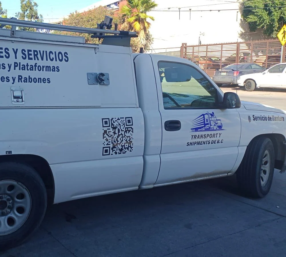 Unidad móvil de Transport & Shipments de B.C. para servicio mecánico